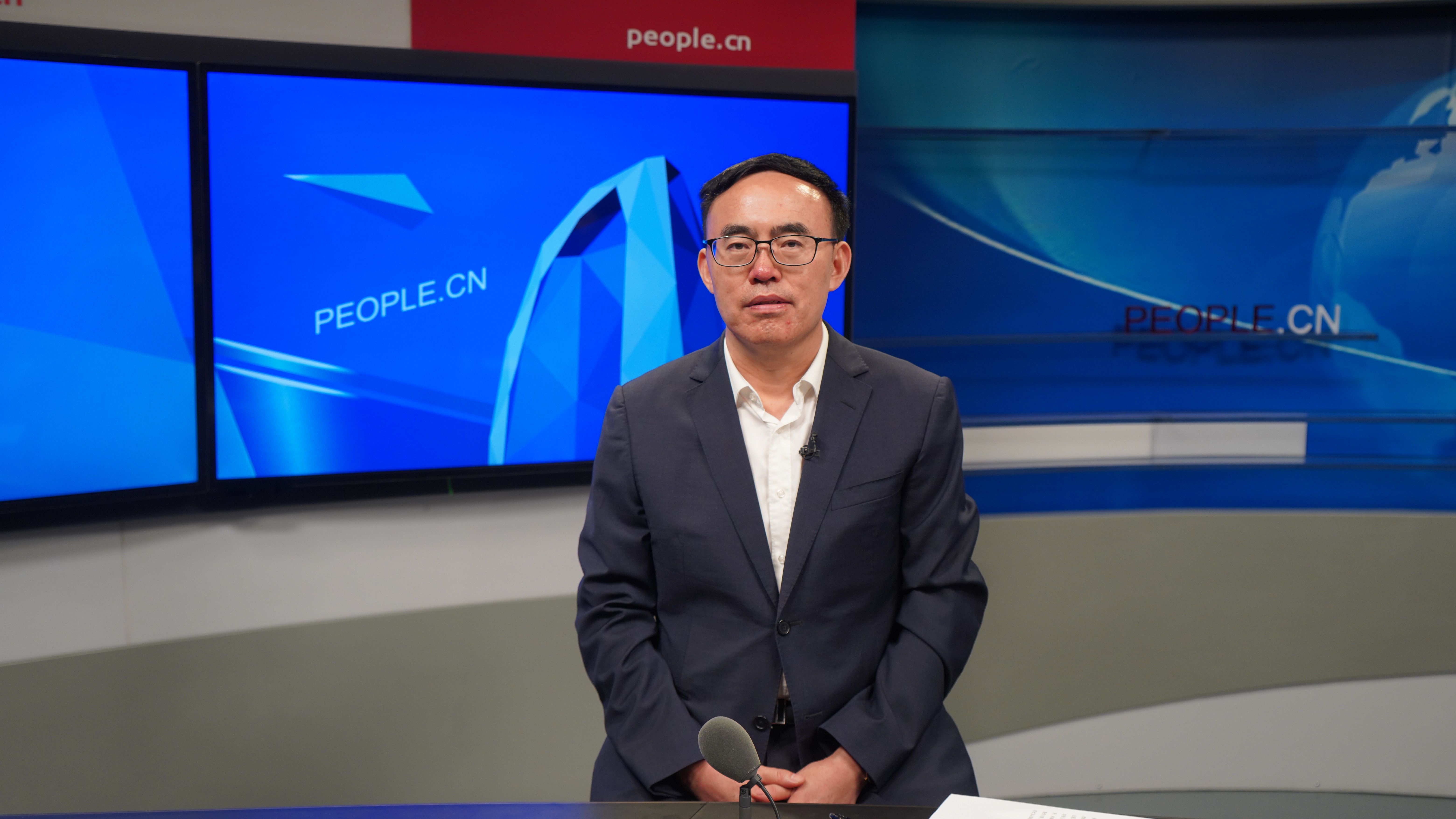 中國(guó)科學(xué)院院士、北京大學(xué)第六醫(yī)院院長(zhǎng)陸林做客人民網(wǎng)。實(shí)習(xí)生趙晉杰攝