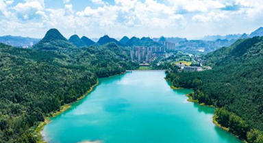 美麗中國丨夏日瑤池景如畫